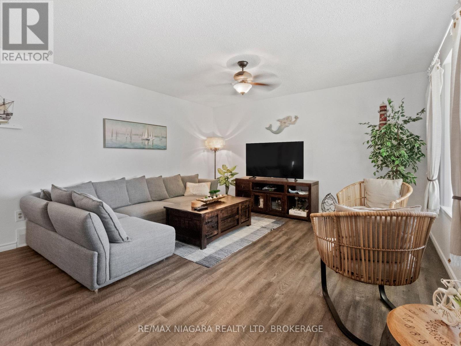 150 Elmwood Avenue, Fort Erie (Crystal Beach), Ontario  L0S 1B0 - Photo 6 - X12121001