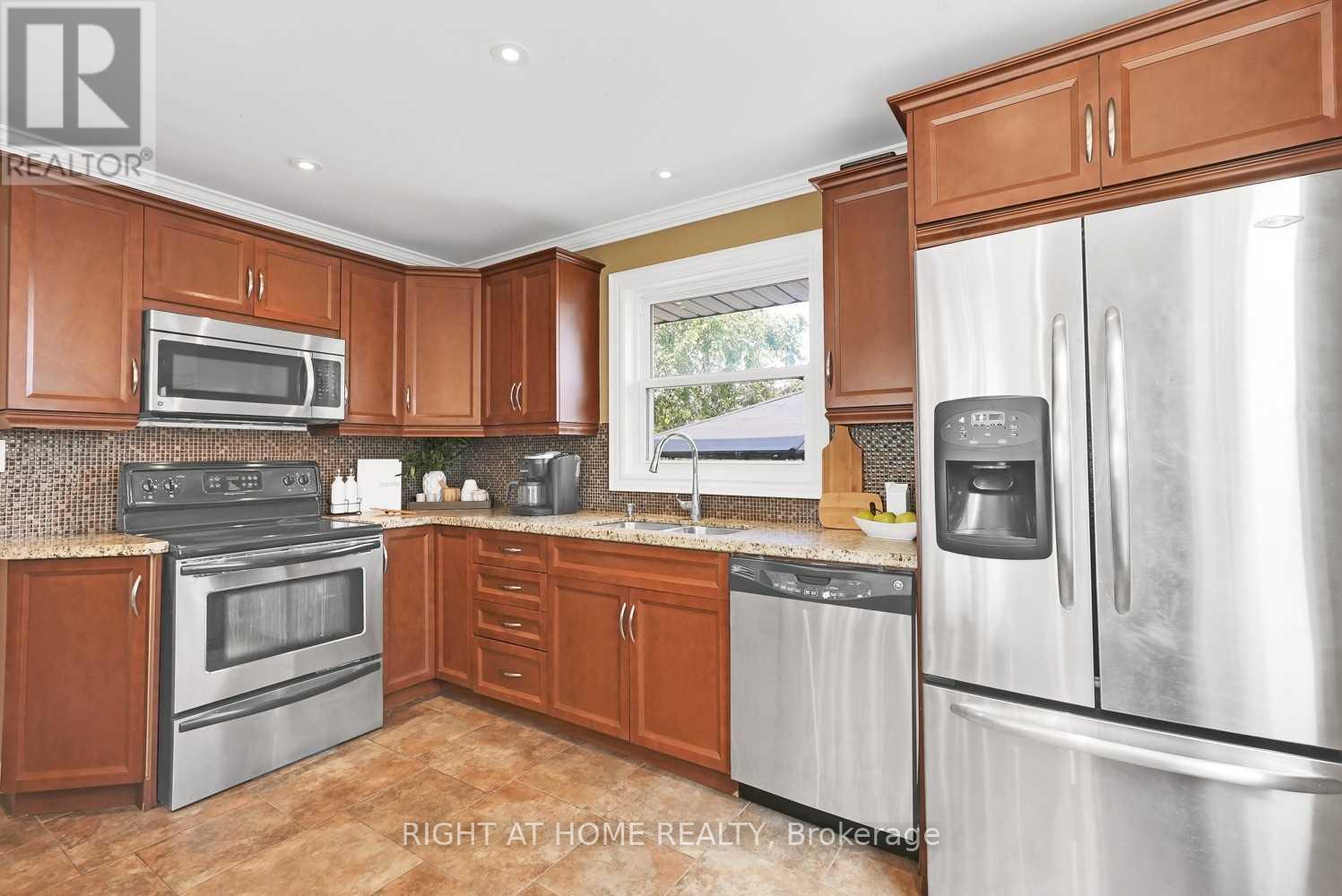 Property at 600 RIDGEWAY AVENUE image 5