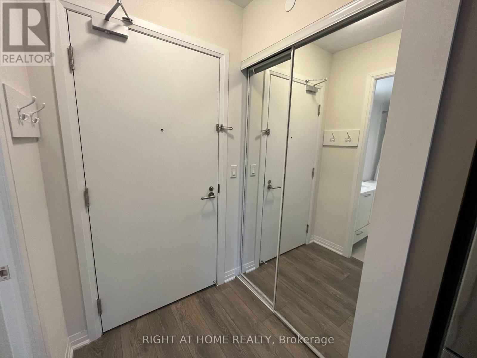 209 - 2301 Danforth Avenue, Toronto, Ontario  M4C 1K5 - Photo 2 - E12120852