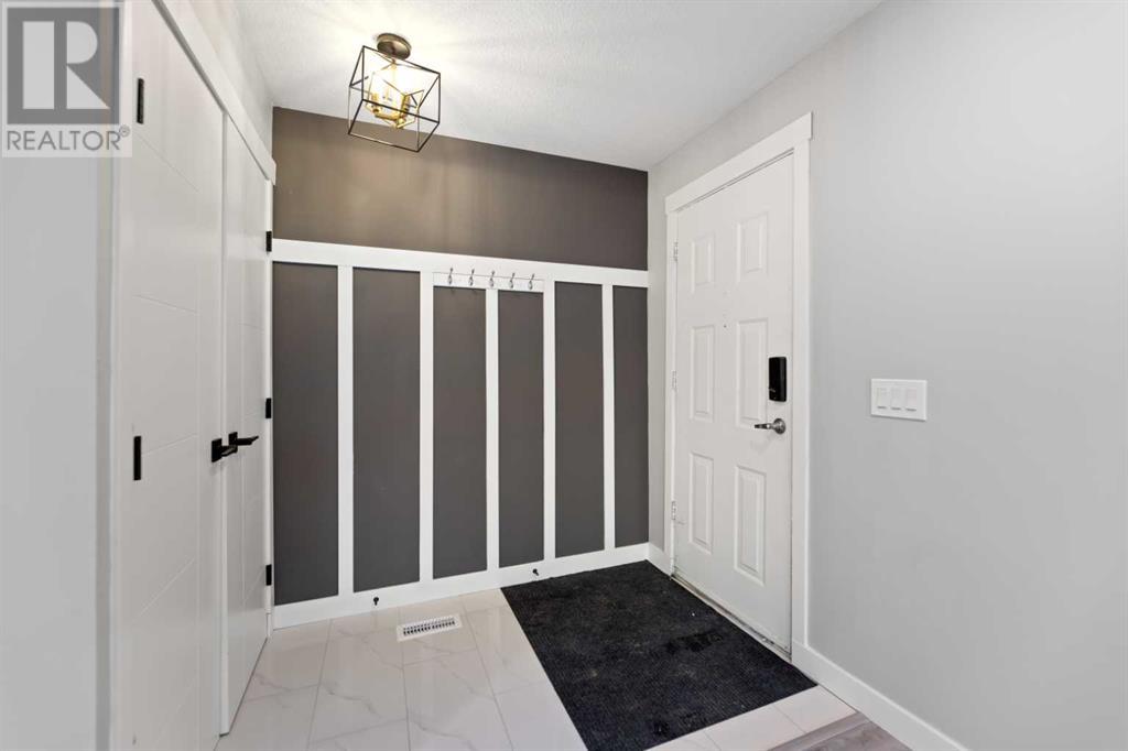 83 Whitaker Close Ne, Calgary, Alberta  T1Y 5K2 - Photo 3 - A2214417