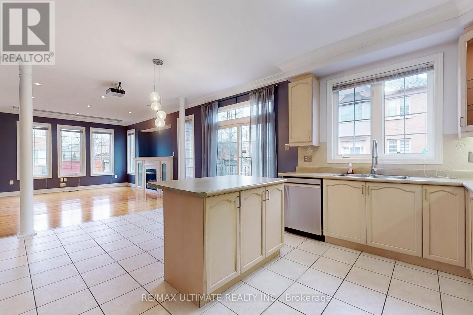 1 Cider Crescent, Richmond Hill, Ontario  L4E 4A4 - Photo 14 - N12120836