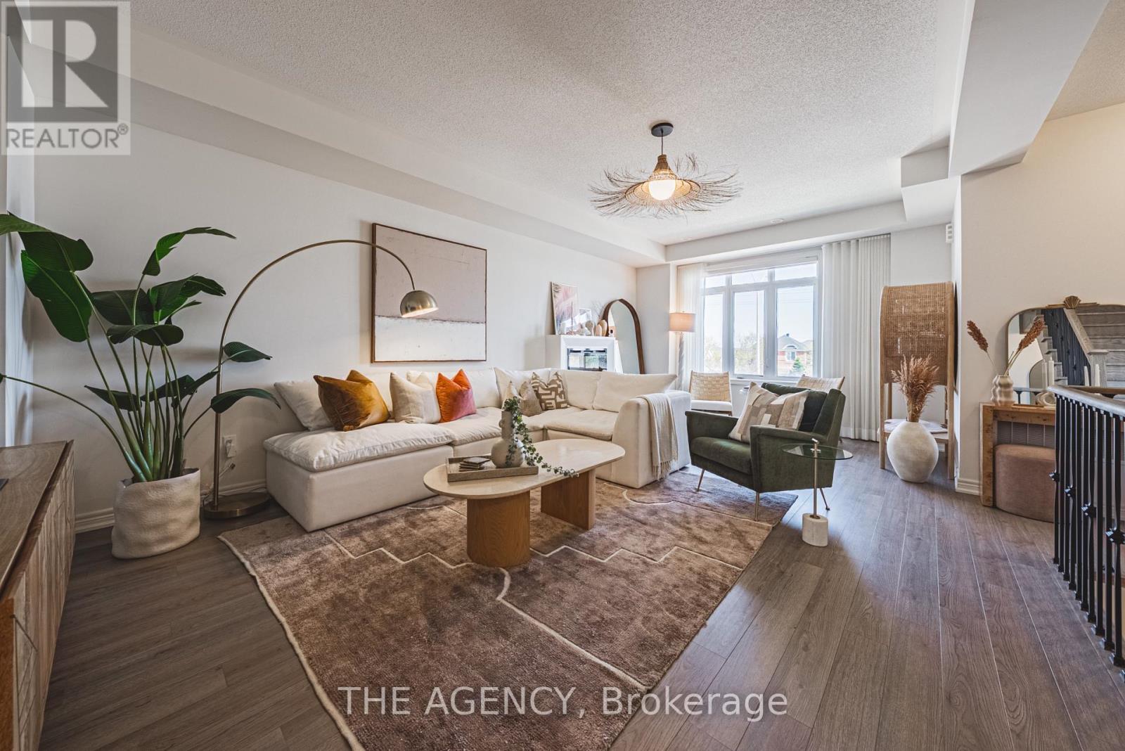 525 DUNDAS STREET E, oakville (jm joshua meadows), Ontario