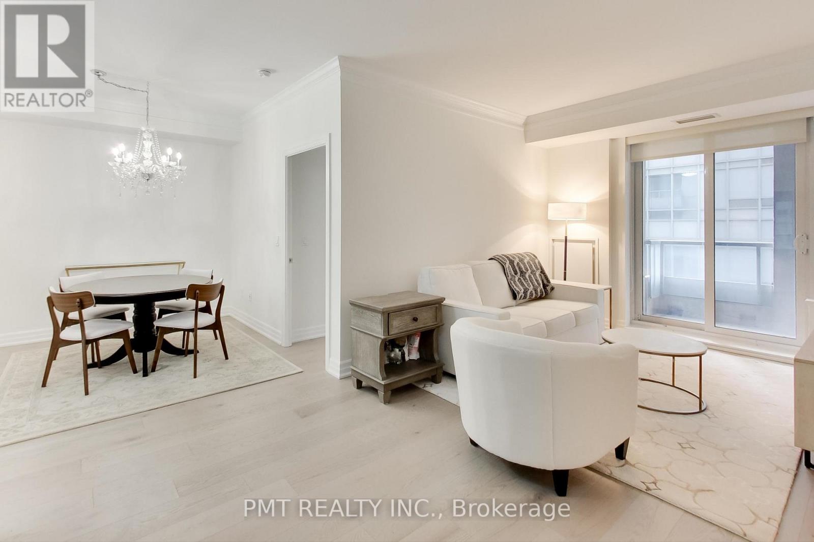 708 - 35 Balmuto Street, Toronto, Ontario  M4Y 0A3 - Photo 2 - C12121023