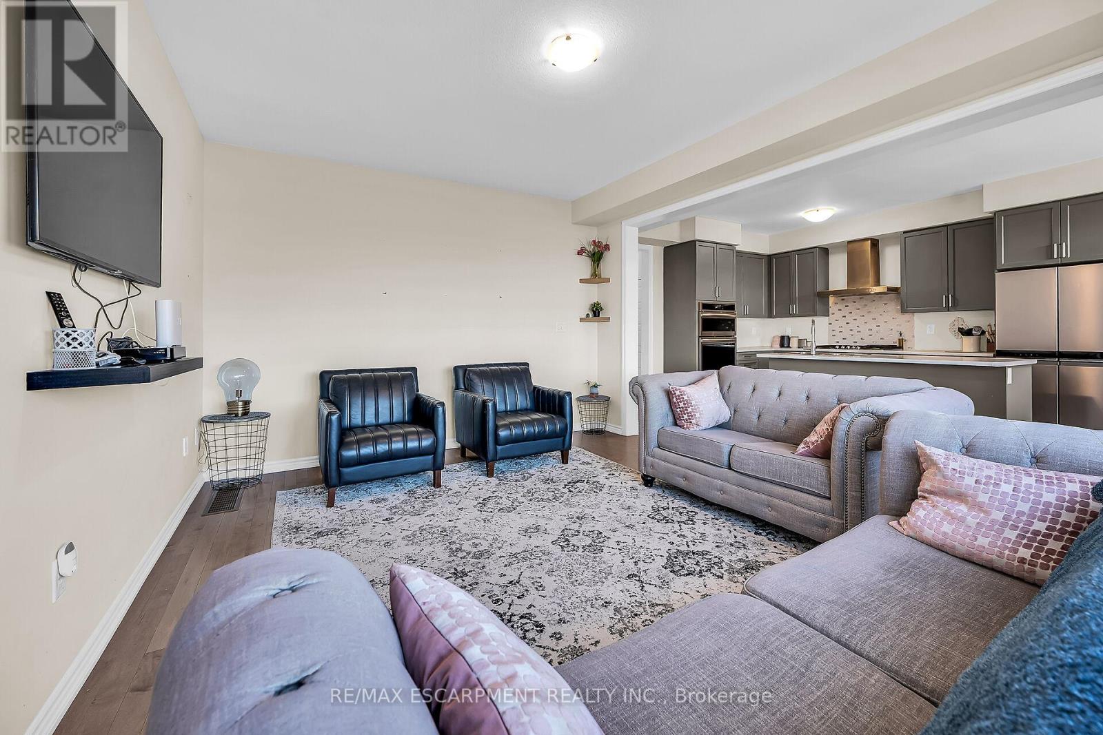 14 Oaktree Drive, Haldimand, Ontario  N3W 0E6 - Photo 19 - X12120790