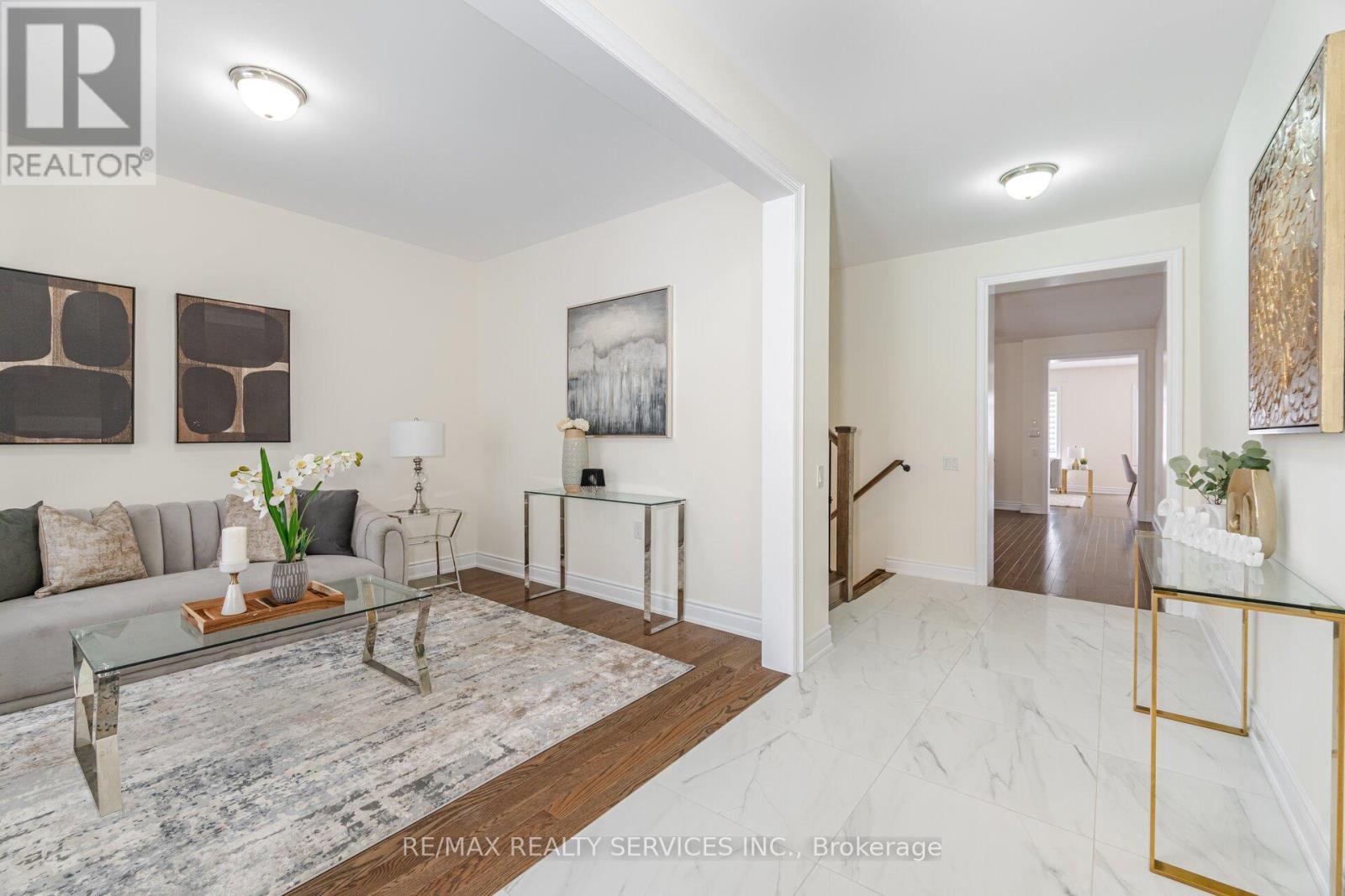 Property at 40 PORTMAN STREET image 2