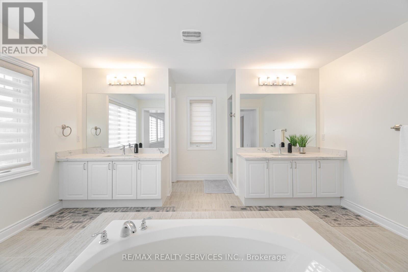 40 Portman Street, Caledon, Ontario  L7C 4E5 - Photo 25 - W12071334
