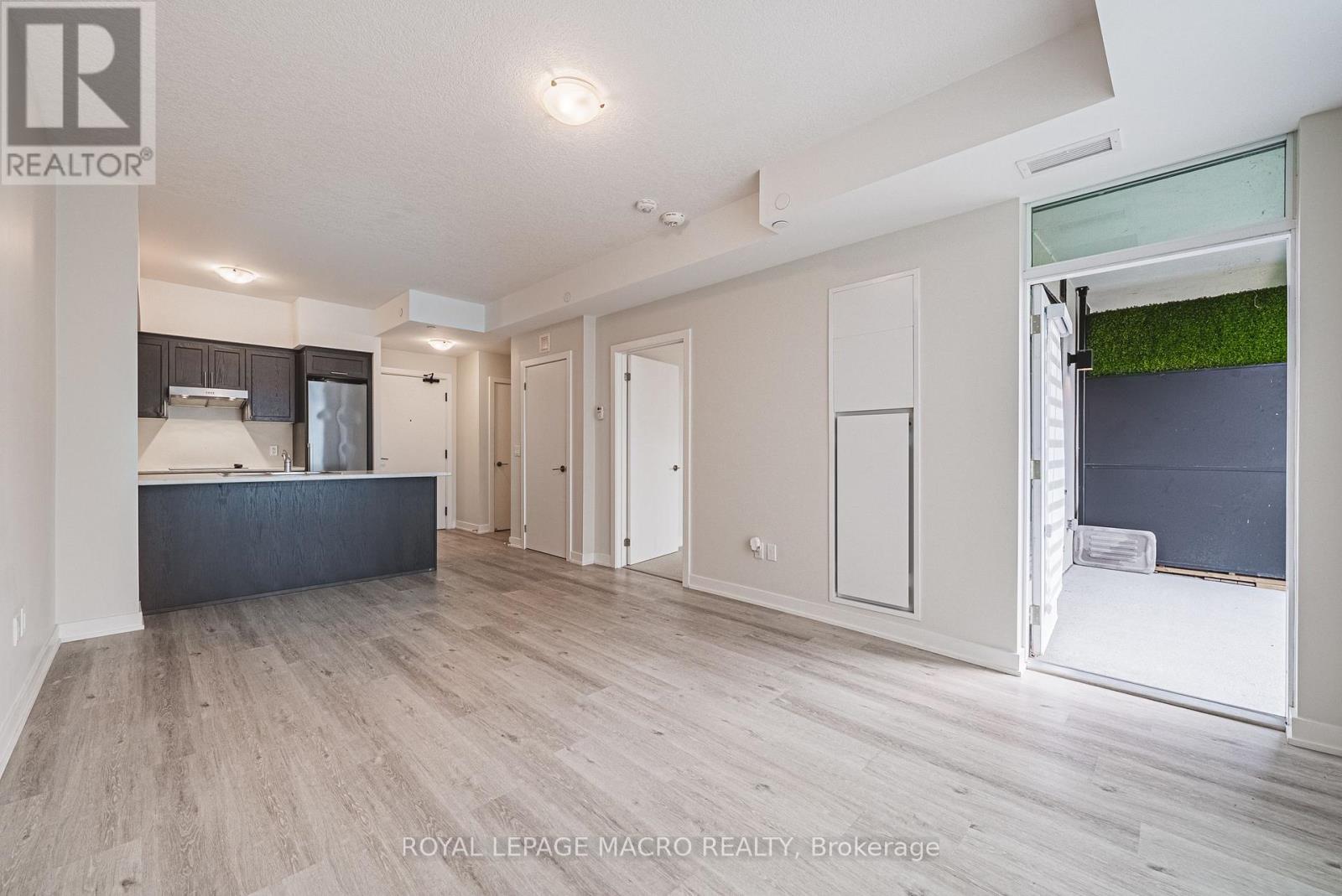 #210 - 600 North Service Road, Hamilton, Ontario  L8E 5A7 - Photo 7 - X12007413