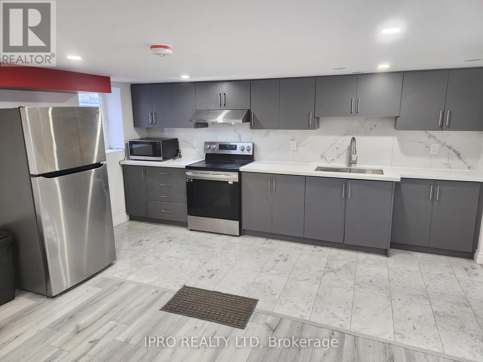 153 WOODHAVEN ROAD, Kitchener, Ontario