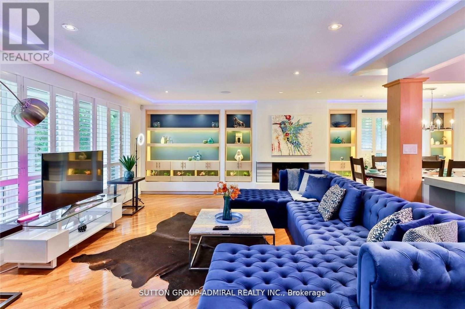 Property at 135 ELGIN STREET image 3