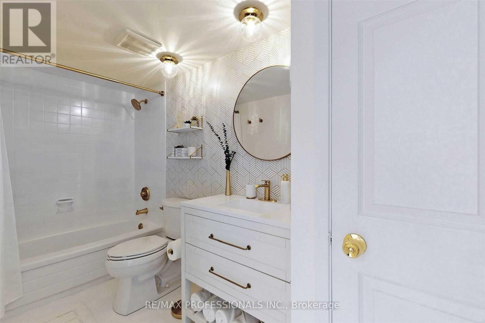 1604 - 50 Eglinton Avenue, Mississauga, Ontario  L5R 3P5 - Photo 15 - W12065779