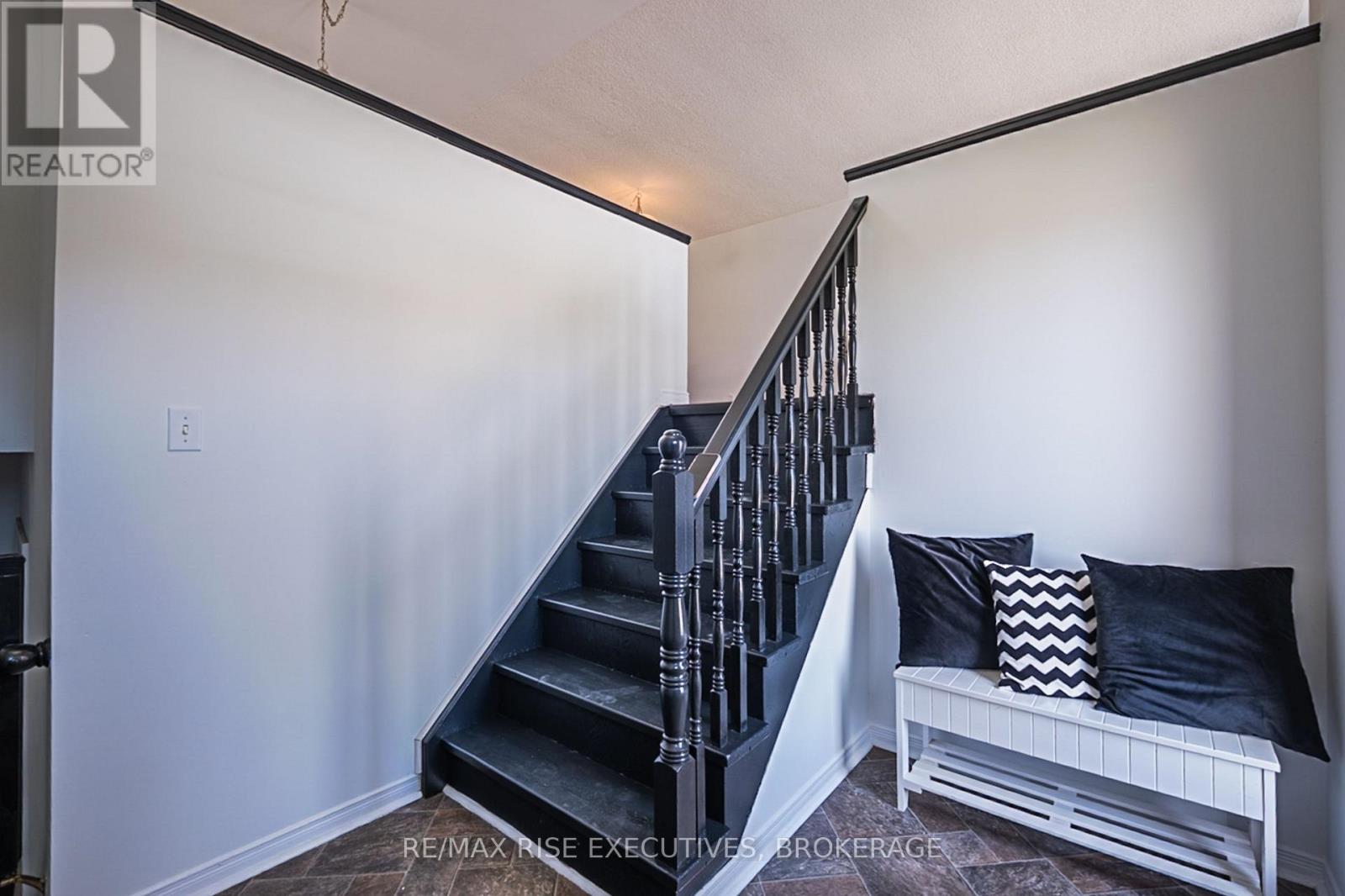 Property at 663 BARNSLEY CRESCENT E image 2