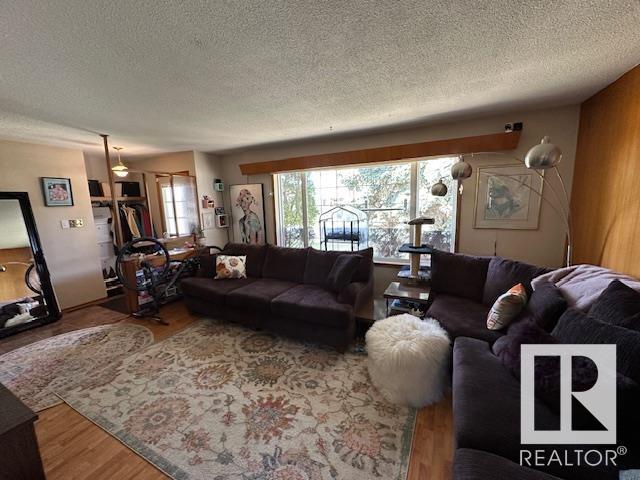 Property at 12735 129 ST NW image 3