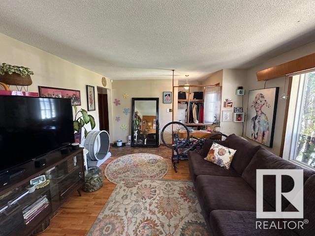 Property at 12735 129 ST NW image 5