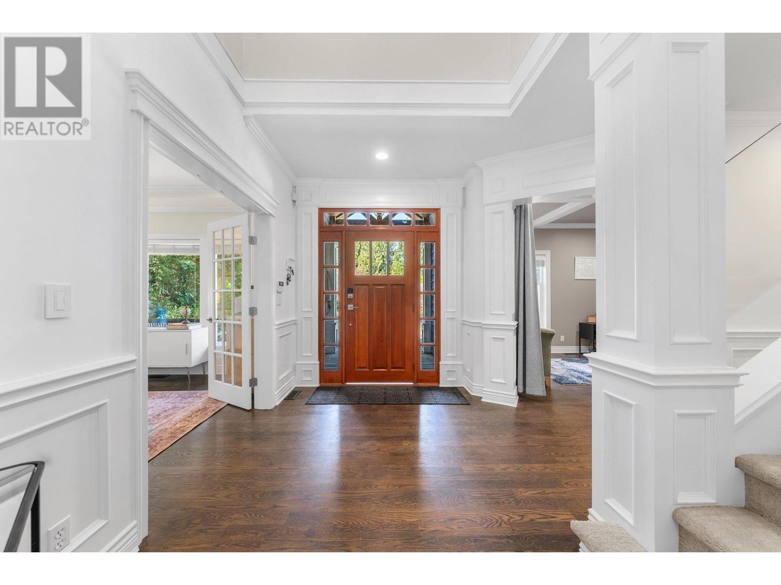 3722 Emerald Drive, North Vancouver, British Columbia  V7R 3B8 - Photo 3 - R2994165
