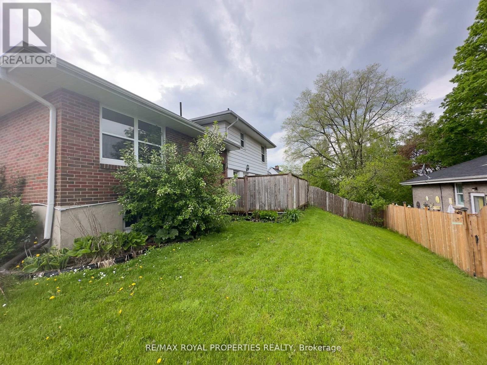 336 Victoria Avenue, Belleville (Belleville Ward), Ontario  K8N 2E1 - Photo 32 - X12118317