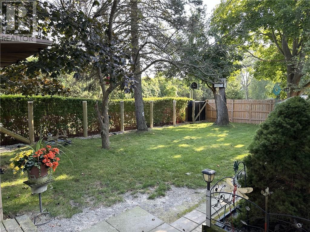 Property at 33 VAUGHAN Drive image 4