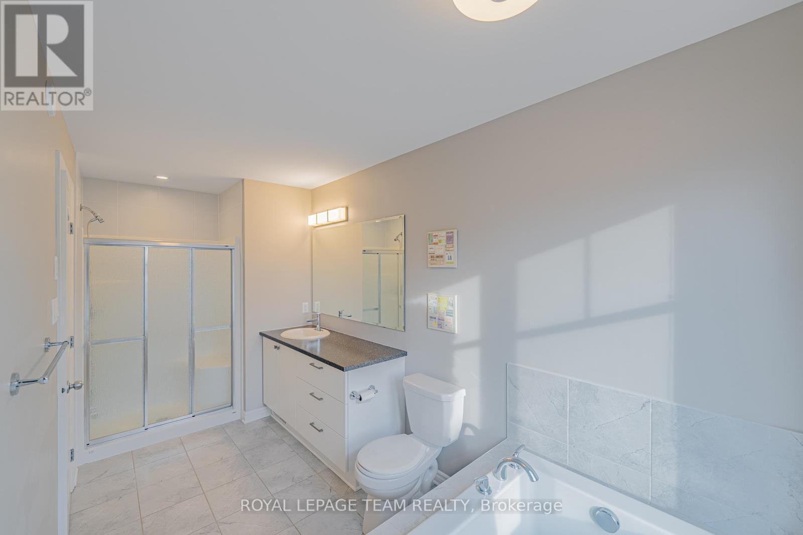 768 Cedar Creek Drive, Ottawa, Ontario  K1T 0B2 - Photo 31 - X12121055