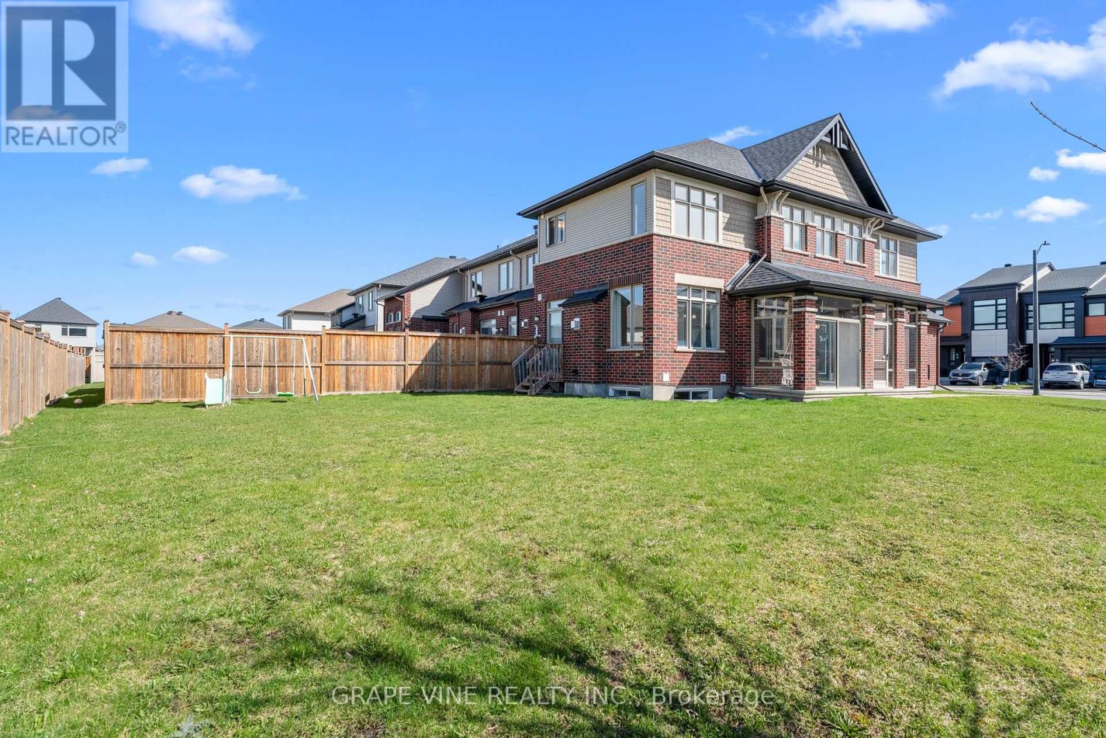 535 Rowers Way, Ottawa, Ontario  K1X 0C6 - Photo 6 - X12121057