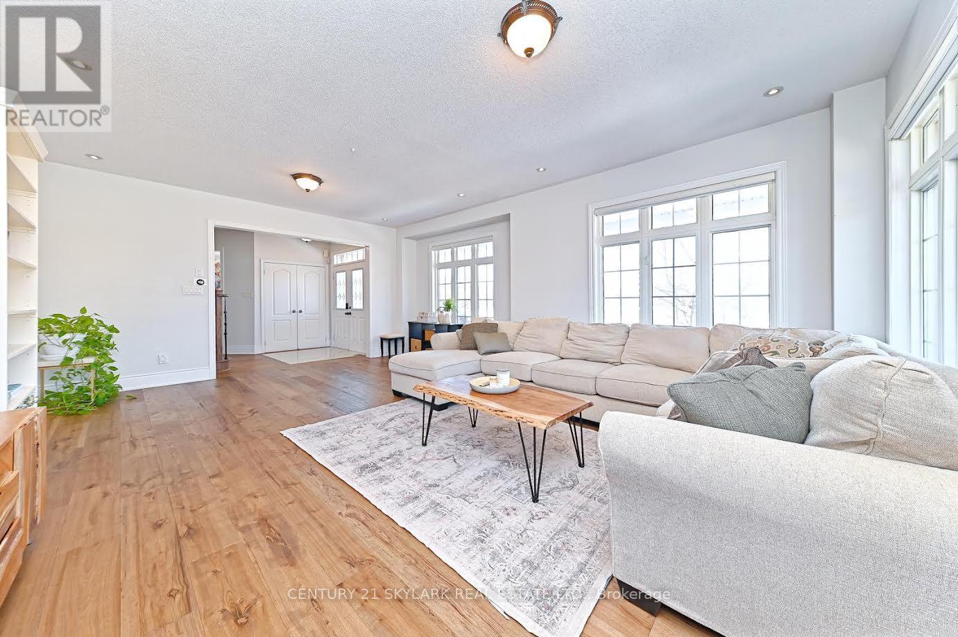 45 Kidbrook Road, Brampton, Ontario  L6P 2A6 - Photo 5 - W12120885