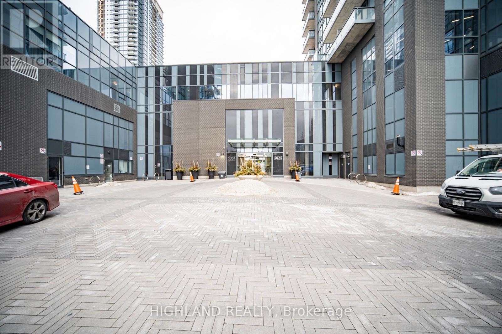 1319 - 5033 Four Springs Avenue, Mississauga, Ontario  L5R 0G6 - Photo 3 - W12120893