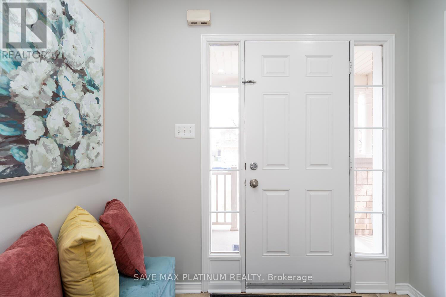 98 Crown Victoria Drive, Brampton, Ontario  L7A 3X6 - Photo 6 - W12120935