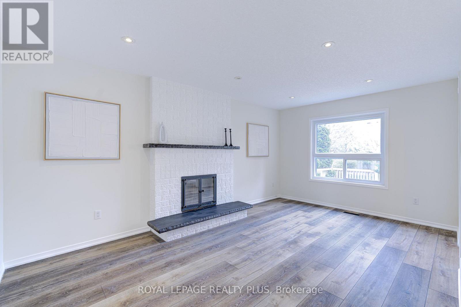 1231 Sable Drive, Burlington, Ontario  L7S 2J6 - Photo 5 - W12120938