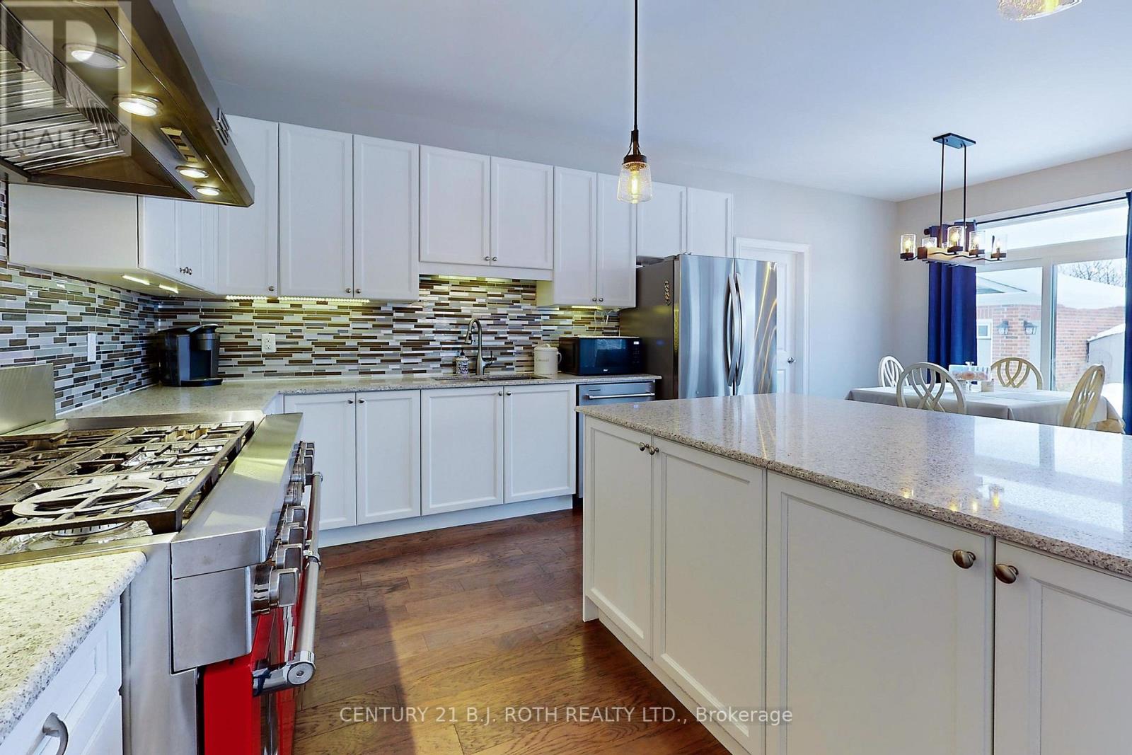 157 Mary Street, Clearview (Creemore), Ontario  L0M 1G0 - Photo 5 - S12006784