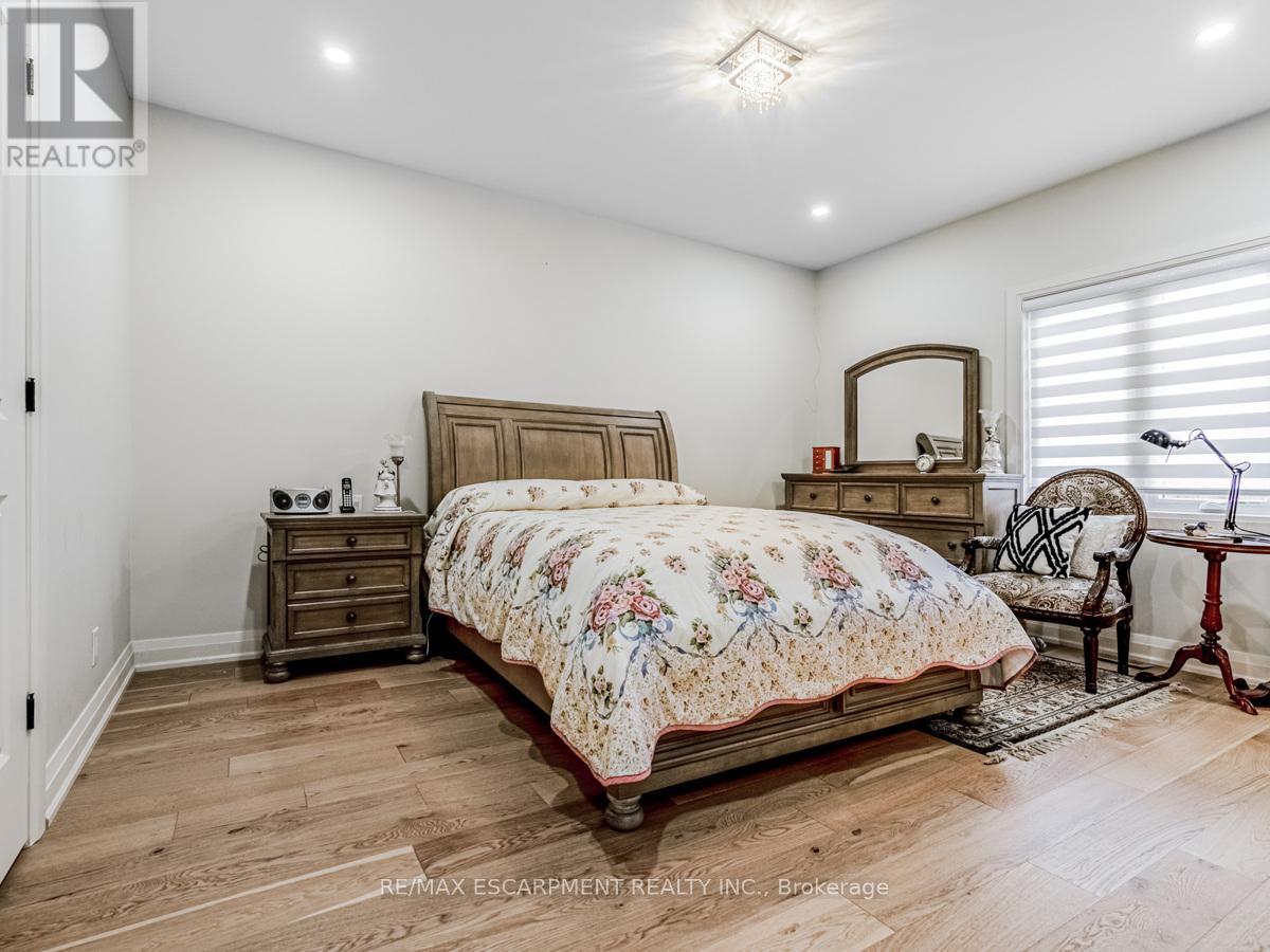 89 Anne Boulevard, Milton, Ontario  L9T 1A1 - Photo 19 - W12120980