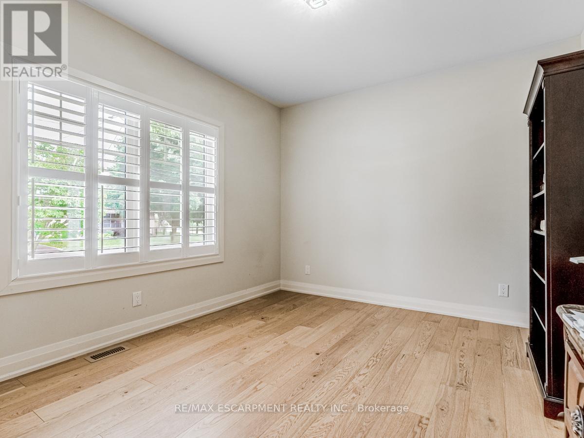 89 Anne Boulevard, Milton, Ontario  L9T 1A1 - Photo 22 - W12120980