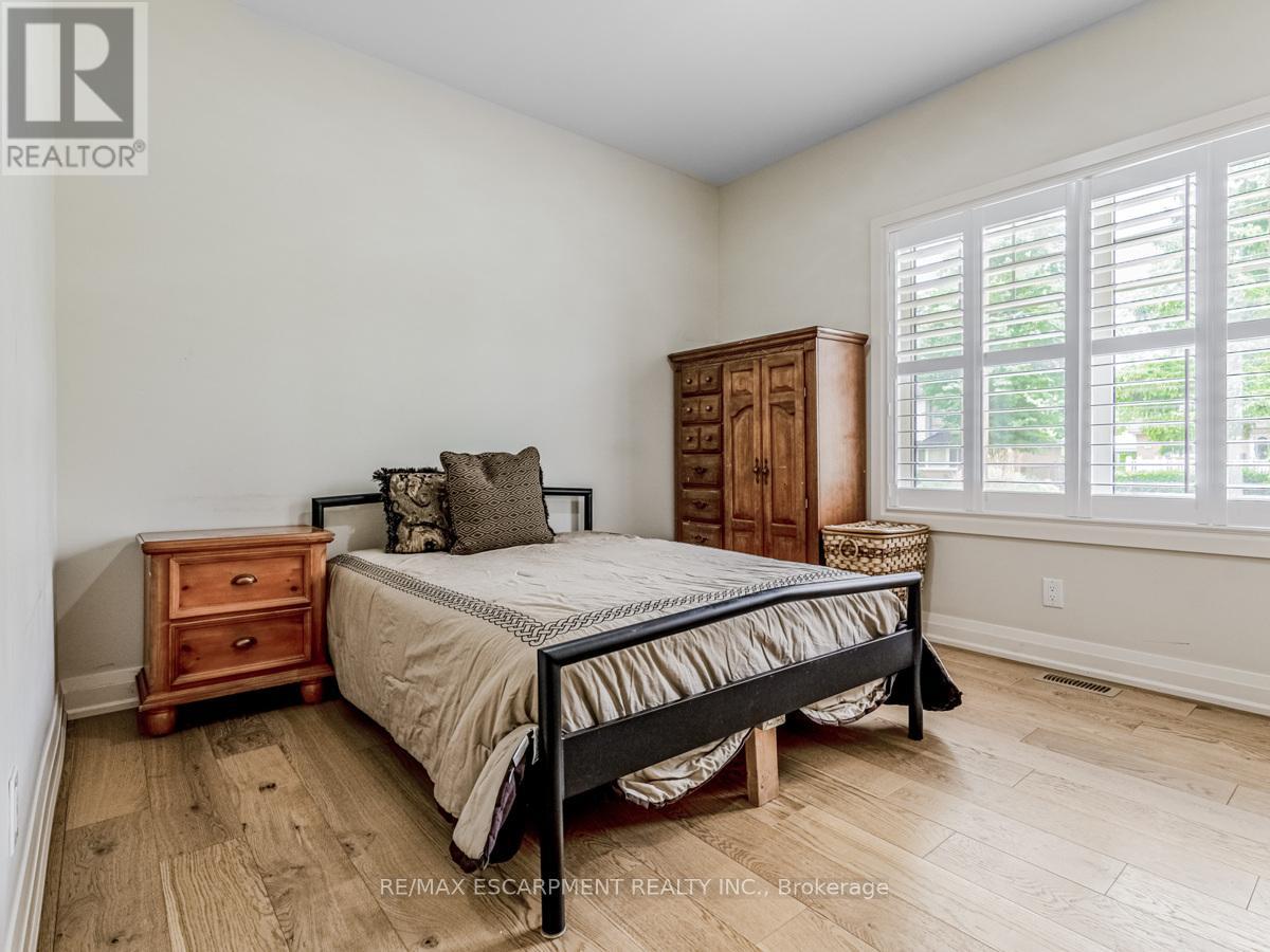 89 Anne Boulevard, Milton, Ontario  L9T 1A1 - Photo 25 - W12120980