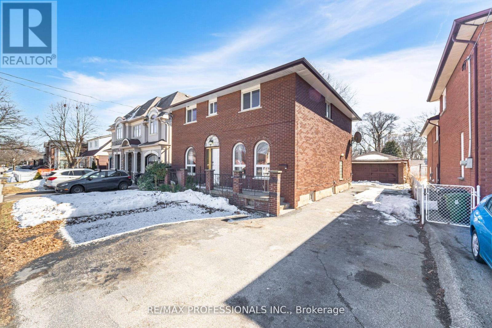 Property at 483 VALERMO DRIVE image 2