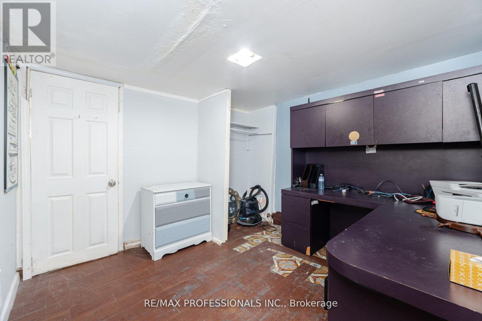 483 Valermo Drive, Toronto, Ontario  M8W 2M8 - Photo 42 - W12120989