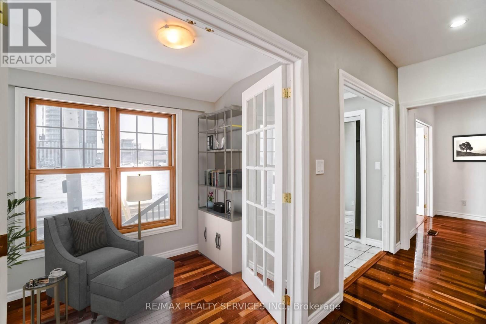 6 Trueman Street, Brampton, Ontario  L6W 3A8 - Photo 11 - W12121006
