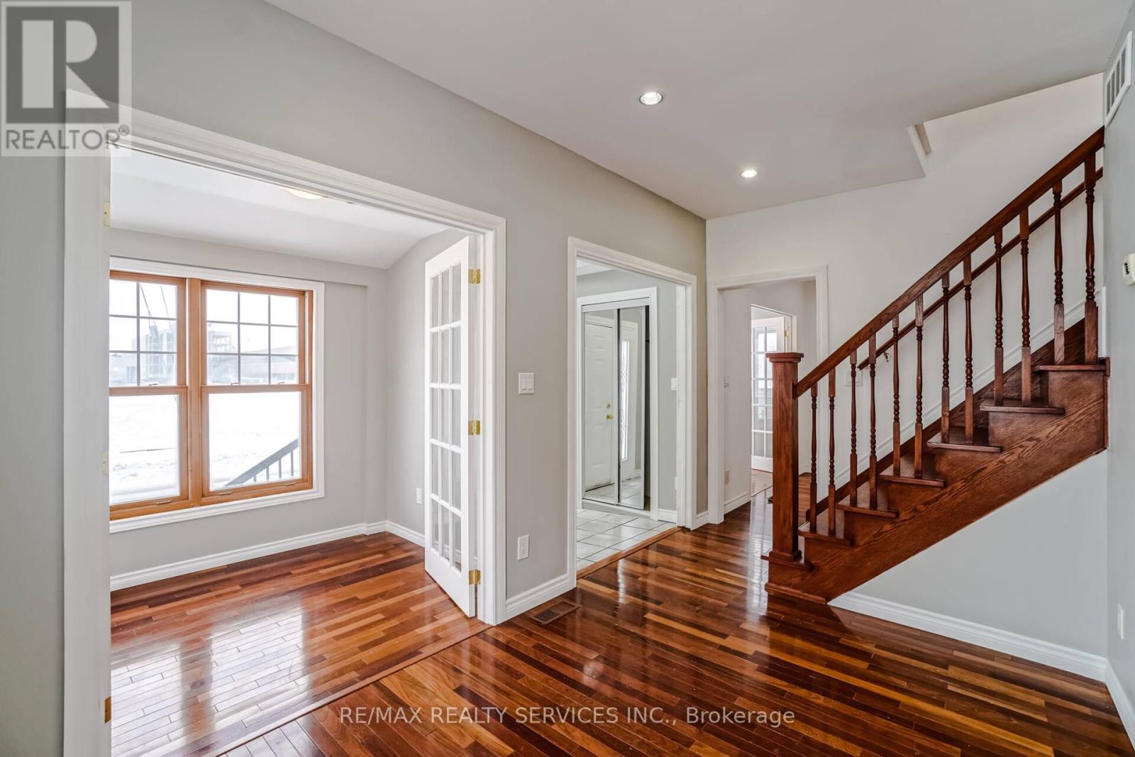 6 Trueman Street, Brampton, Ontario  L6W 3A8 - Photo 12 - W12121006