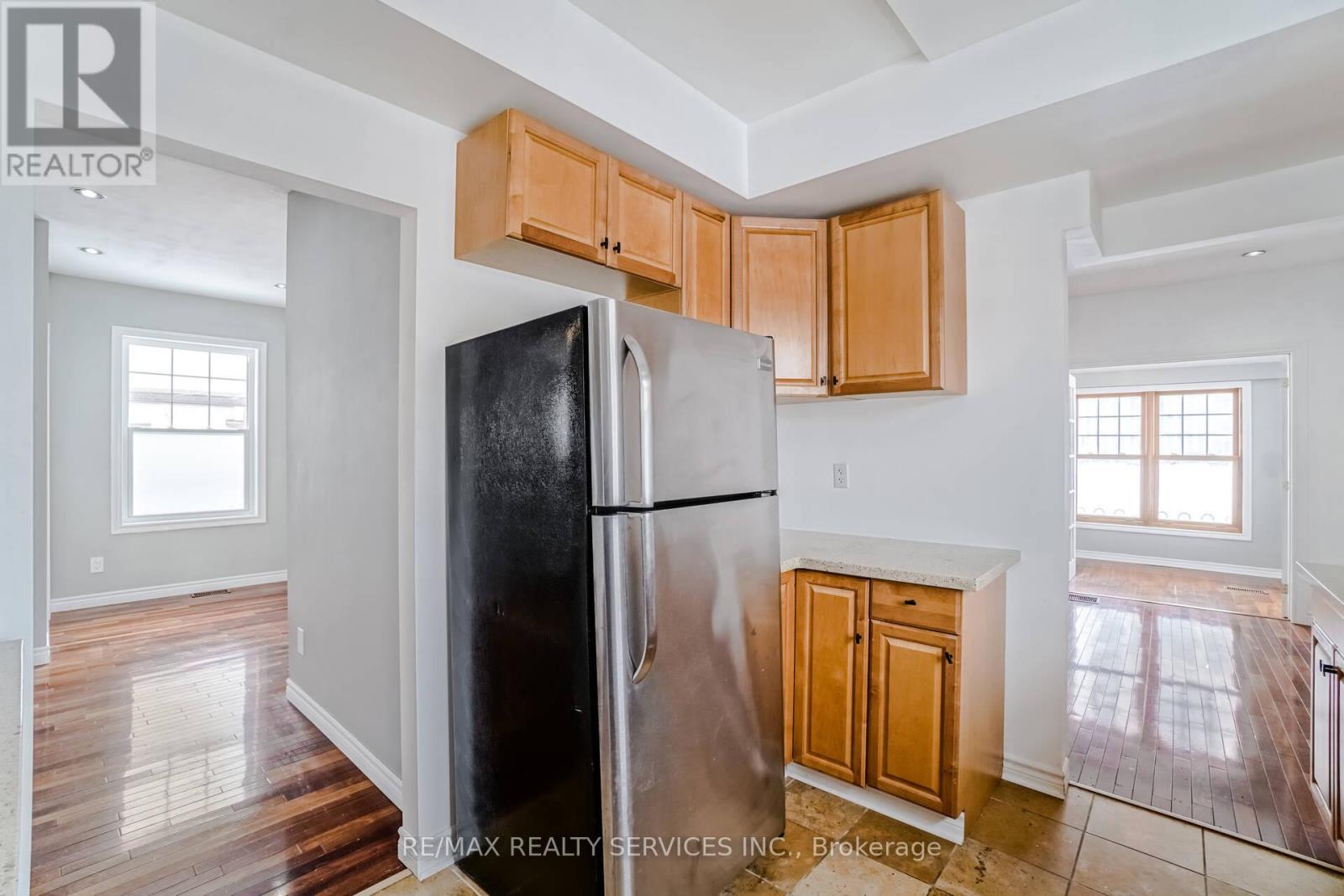 6 Trueman Street, Brampton, Ontario  L6W 3A8 - Photo 18 - W12121006