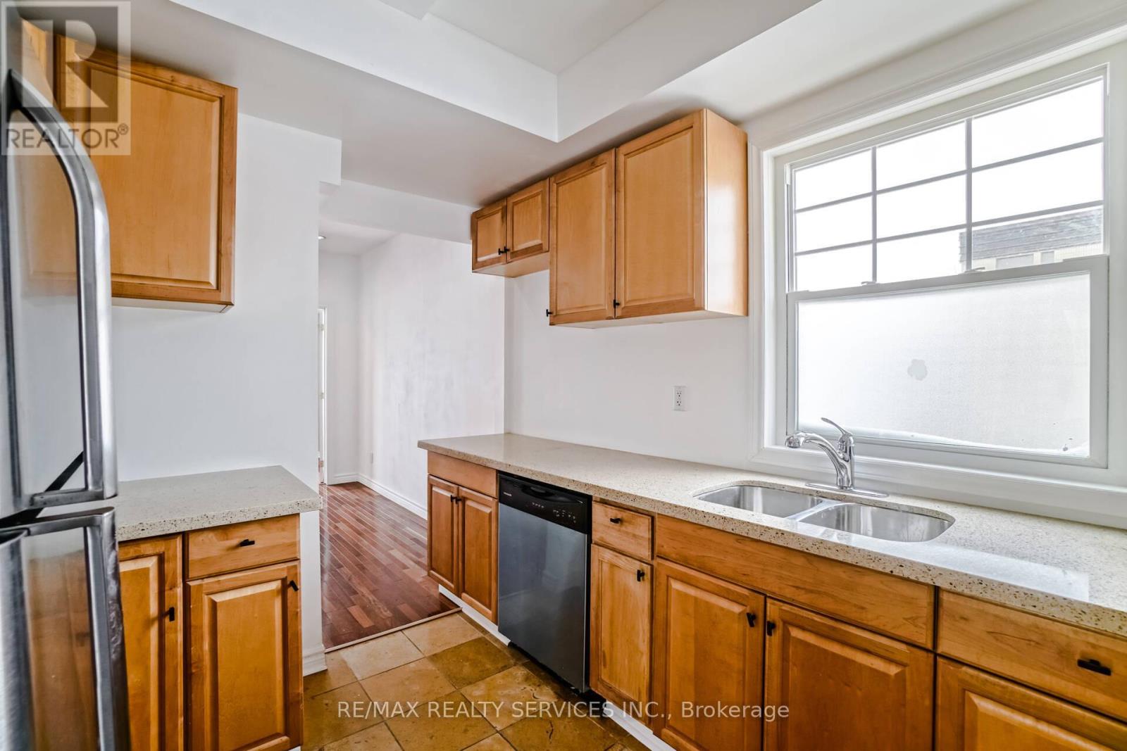 6 Trueman Street, Brampton, Ontario  L6W 3A8 - Photo 19 - W12121006