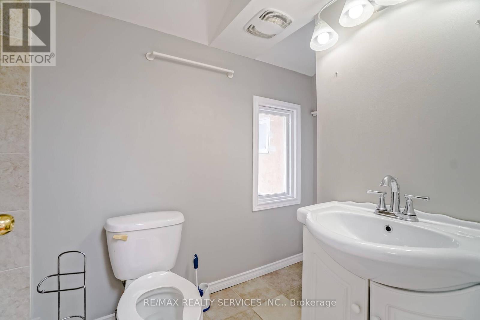 6 Trueman Street, Brampton, Ontario  L6W 3A8 - Photo 46 - W12121006