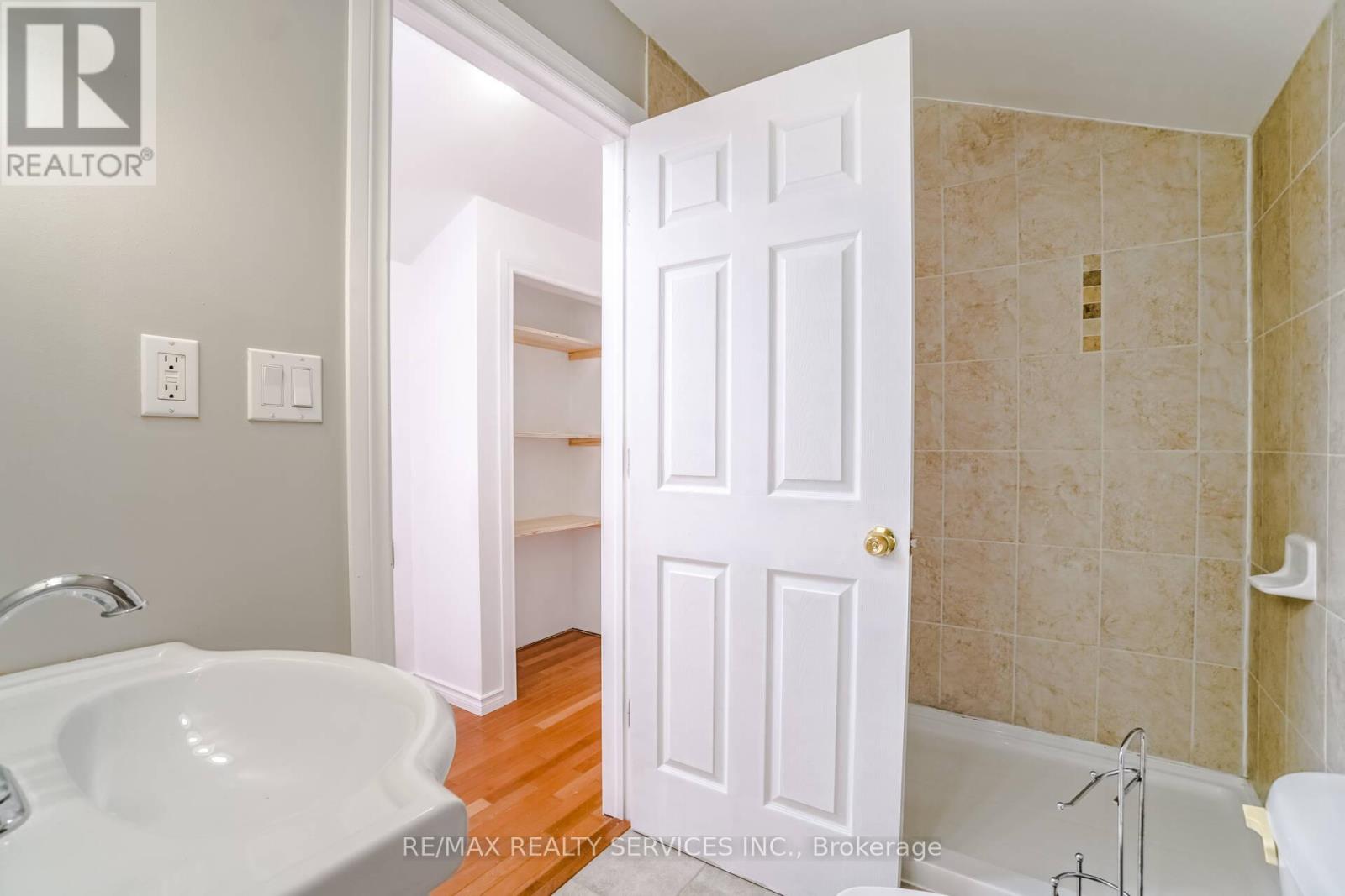 6 Trueman Street, Brampton, Ontario  L6W 3A8 - Photo 47 - W12121006