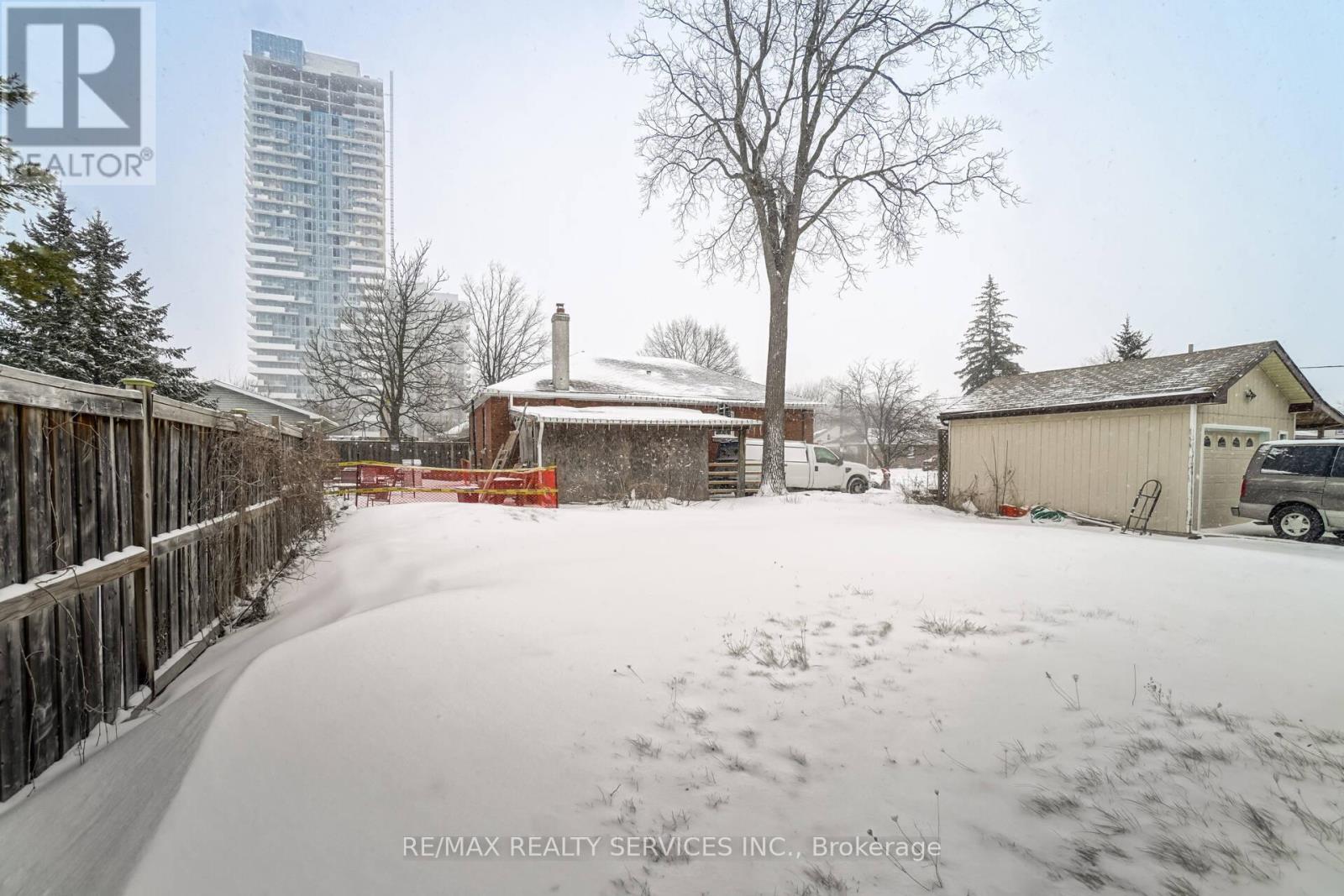 6 Trueman Street, Brampton, Ontario  L6W 3A8 - Photo 48 - W12121006
