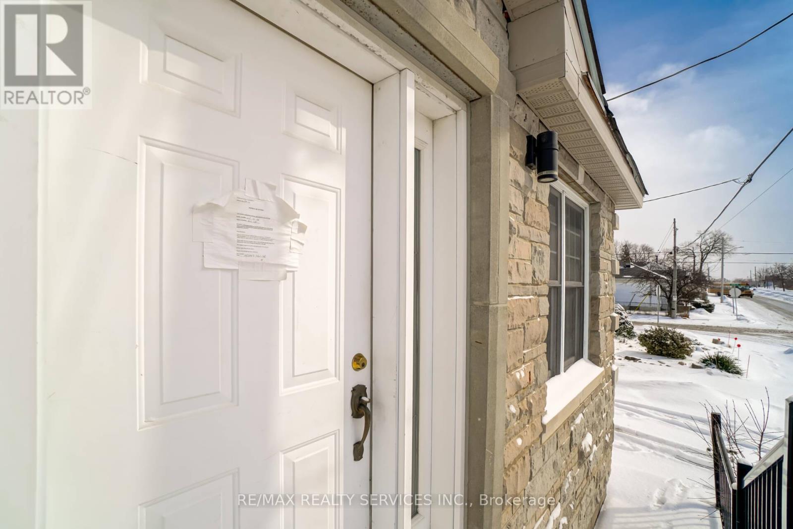 6 Trueman Street, Brampton, Ontario  L6W 3A8 - Photo 6 - W12121006