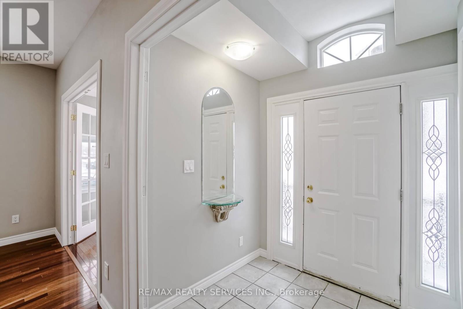 6 Trueman Street, Brampton, Ontario  L6W 3A8 - Photo 7 - W12121006