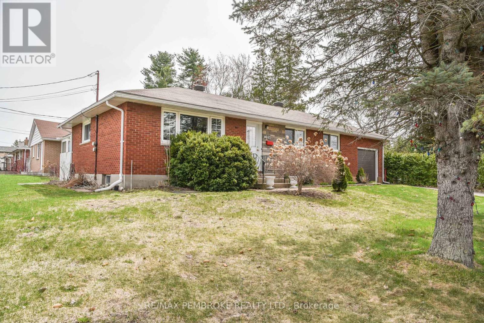 289 PATRICIA AVENUE, Pembroke, Ontario
