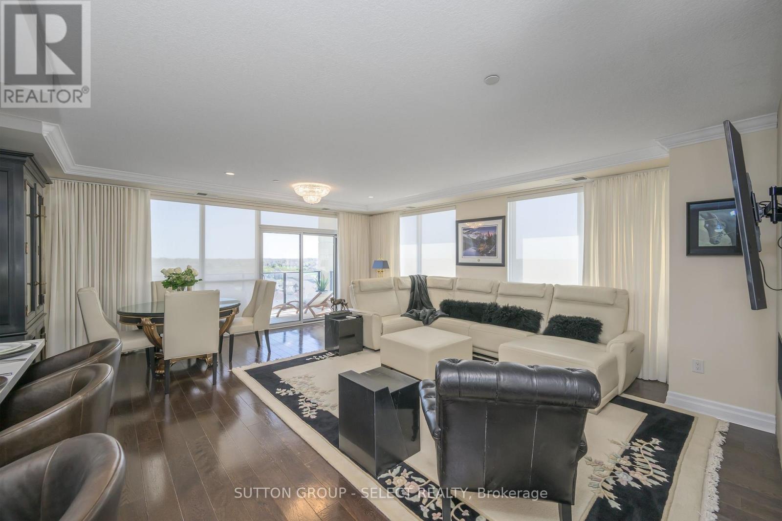 Property at 810 - 240 VILLAGEWALK BOULEVARD image 5