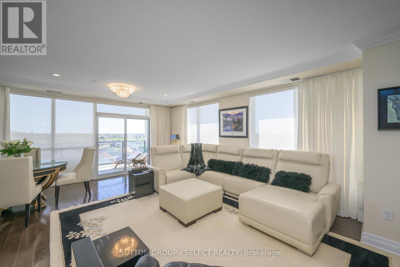 810 - 240 Villagewalk Boulevard, London North, Ontario  N6G 0P6 - Photo 6 - X12121044