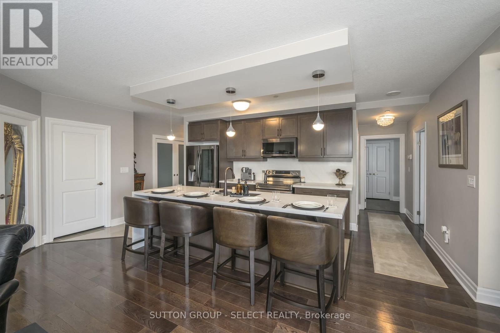 810 - 240 Villagewalk Boulevard, London North, Ontario  N6G 0P6 - Photo 9 - X12121044