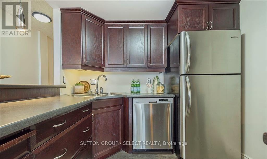 1205 - 155 Kent Street, London East, Ontario  N6A 5N7 - Photo 13 - X12121058