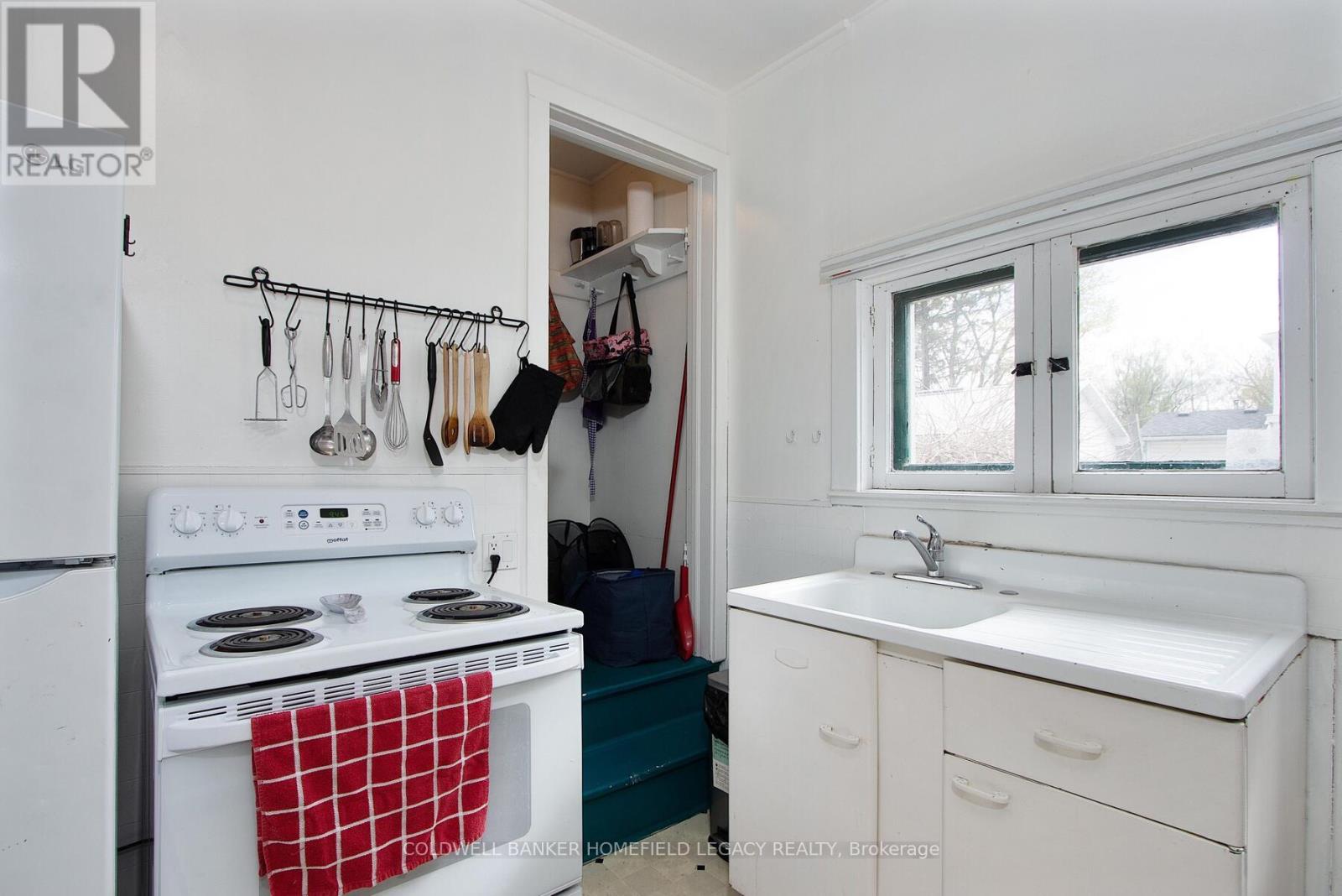 383 Queen Street E, St. Marys, Ontario  N4X 1A1 - Photo 13 - X12121076