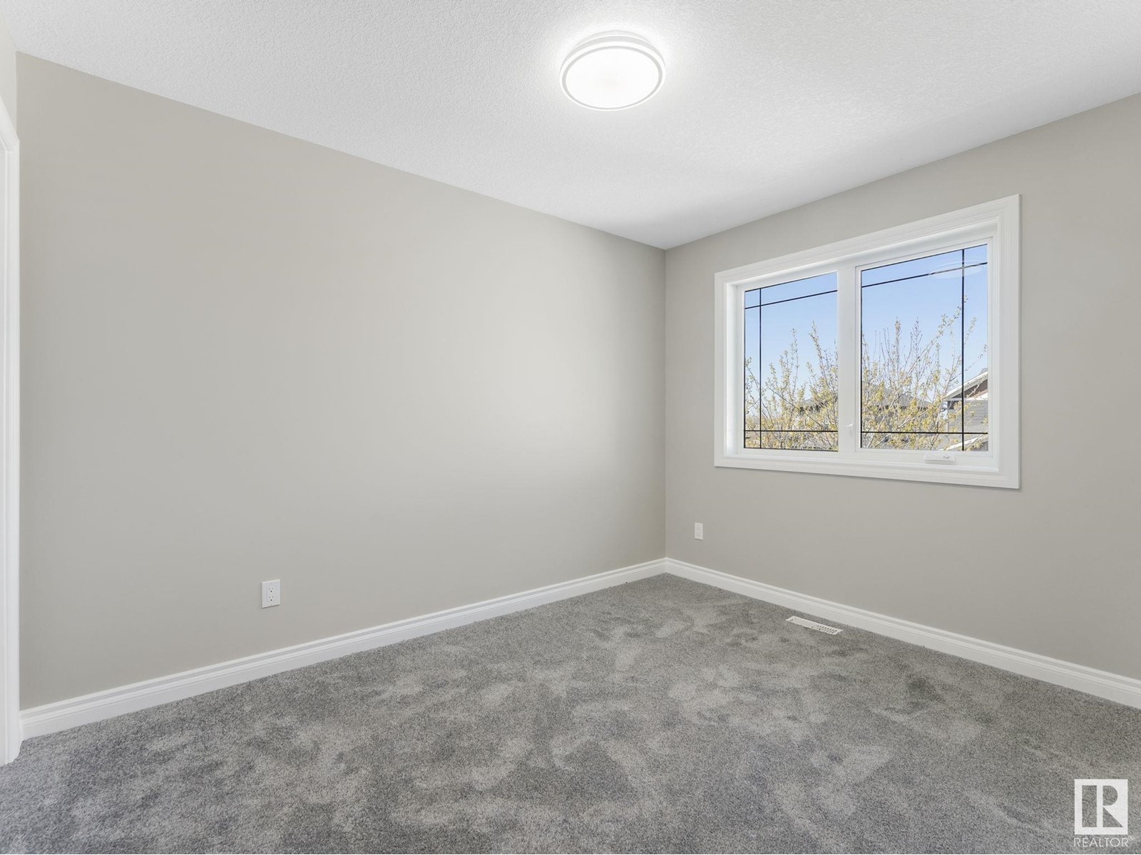 Property at 108 LAMPLIGHT DR image 1