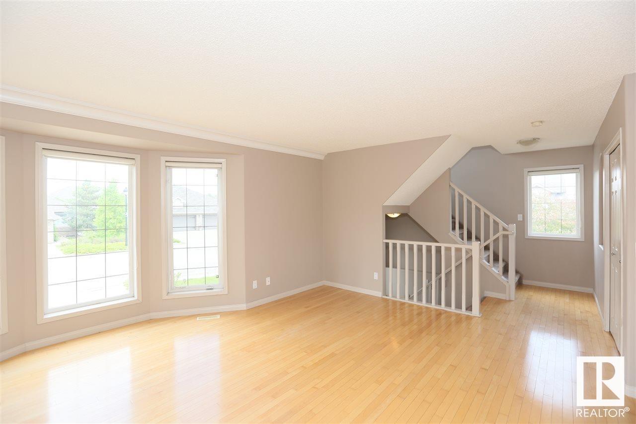 Property at 10903 8 AV SW image 3