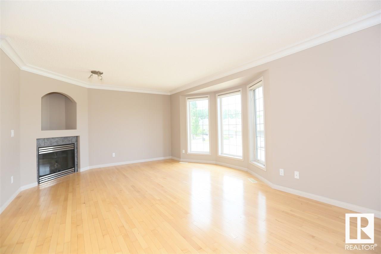 Property at 10903 8 AV SW image 5